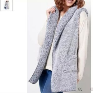UGG KOOLABURRA Hooded Sherpa Vest Open Front Pockets  Cozy Comfy Layering Winter
